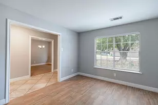 5938 Lattimer Dr, Houston, TX 77035 - Photo 10