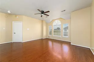 8207 Aliso Canyon Ln, Houston, TX 77083 - Photo 18
