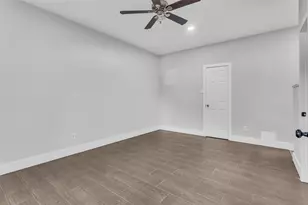 8100 Cambridge St, Houston, TX 77054 - Photo 20