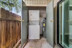 8100 Cambridge St, Houston, TX 77054 - Photo 24