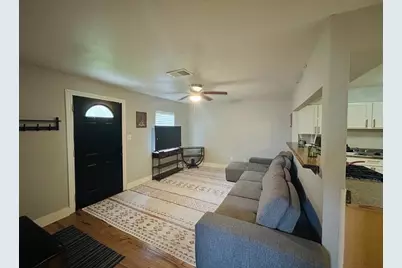 8137 Wetherby Lane, Houston, TX 77075 - Photo 2