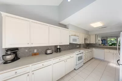 18040 Bal Harbour Drive, Houston, TX 77058 - Photo 12