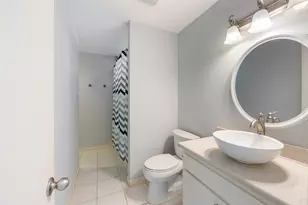 18040 Bal Harbour Dr, Houston, TX 77058 - Photo 16