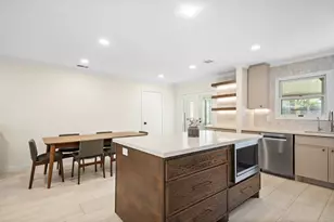 4830 Hummingbird St, Houston, TX 77035 - Photo 6