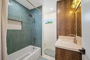 4830 Hummingbird St, Houston, TX 77035 - Photo 12