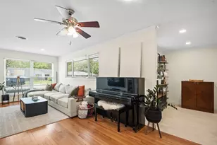 4830 Hummingbird St, Houston, TX 77035 - Photo 10