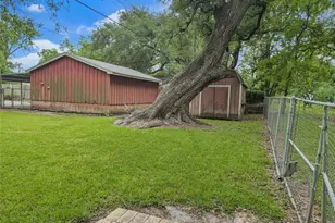 102 Post Oak, Lake Jackson, TX 77566 - Photo 42