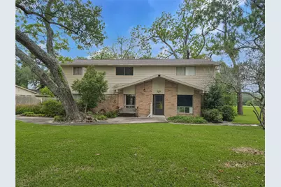 102 Post Oak, Lake Jackson, TX 77566 - Photo 2