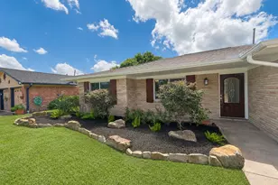 2502 Lufkin Ln, Deer Park, TX 77536 - Photo 2