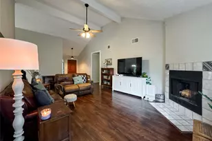 2909 Laurelridge Dr, League City, TX 77573 - Photo 6