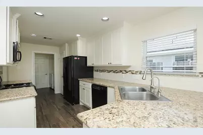 10914 Barker View Drive, Cypress, TX 77433 - Photo 16