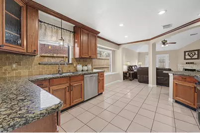 5027 E Fallen Bough Drive, Houston, TX 77041 - Photo 8