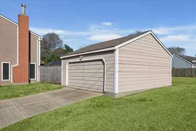 16819 Holly Trail Drive, Houston, TX 77058 - Photo 4