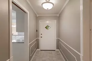 10902 St Marys Ln, Houston, TX 77079 - Photo 4