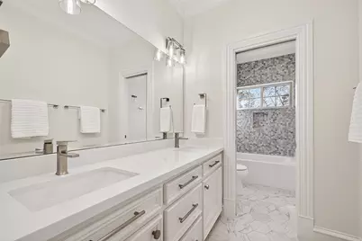 431 Glenchester Drive, Houston, TX 77079 - Photo 36