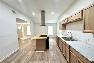 514 McKee St, Clute, TX 77531 - Photo 18
