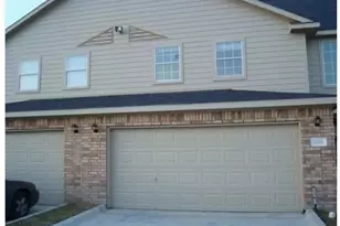 11902 Clifton Oaks Dr, Houston, TX 77099 - Photo 2