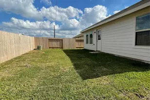 913 Gentle Moss Dr, Magnolia, TX 77354 - Photo 16