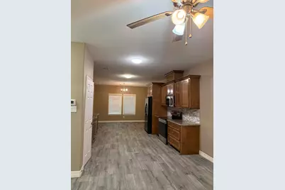 1140 2nd Avenue N, Texas City, TX 77590 - Photo 8