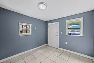 2631 Oakcliff St, Houston, TX 77023 - Photo 2