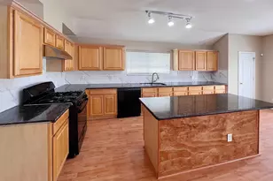 2823 Park Springs Ln, Sugar Land, TX 77479 - Photo 6