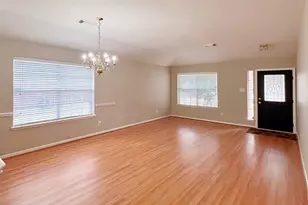 2823 Park Springs Ln, Sugar Land, TX 77479 - Photo 2