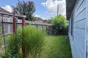 3306 Garrison Ct, Houston, TX 77014 - Photo 4