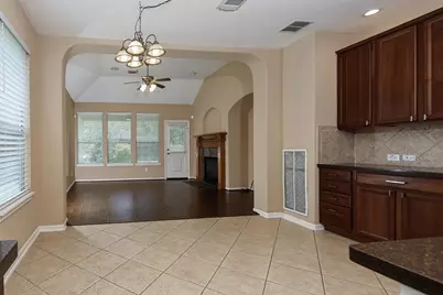 19 Patina Pines Place, The Woodlands, TX 77381 - Photo 10