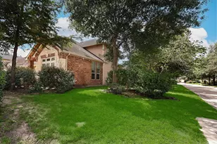 19 Patina Pines Pl, The Woodlands, TX 77381 - Photo 2