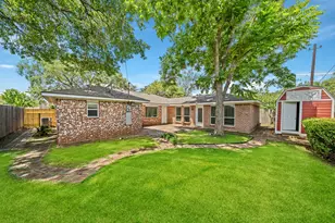 9666 Windswept Ln, Houston, TX 77063 - Photo 28