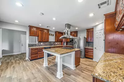 9666 Windswept Lane, Houston, TX 77063 - Photo 10