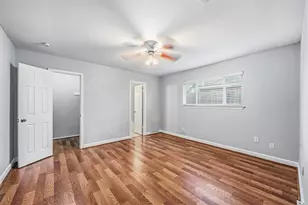 9666 Windswept Ln, Houston, TX 77063 - Photo 24