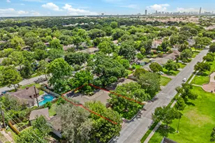 9666 Windswept Ln, Houston, TX 77063 - Photo 34
