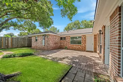 9666 Windswept Lane, Houston, TX 77063 - Photo 32