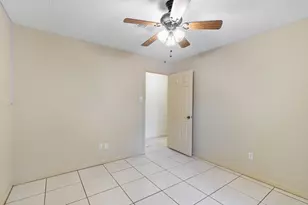 3339 Three Pines Dr, Houston, TX 77339 - Photo 18