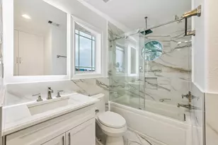 407 Isles End Rd, Tiki Island, TX 77554 - Photo 8