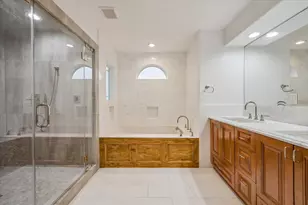 407 Isles End Rd, Tiki Island, TX 77554 - Photo 14