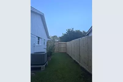 5316 Tanglebriar Drive, Dickinson, TX 77539 - Photo 16