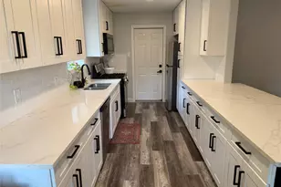 5316 Tanglebriar Dr, Dickinson, TX 77539 - Photo 6