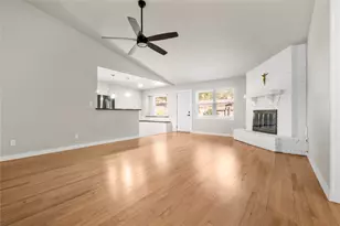 9730 Wickenburg Dr, Houston, TX 77031 - Photo 10