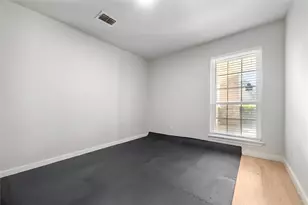 9730 Wickenburg Dr, Houston, TX 77031 - Photo 14