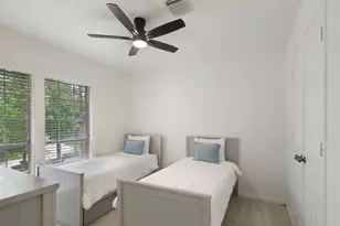 11 Barlow Ct, The Woodlands, TX 77382 - Photo 34