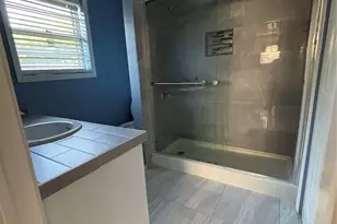 700 E Hunnicutt St, Baytown, TX 77520 - Photo 4