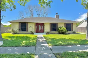 514 W Castle Harbour Dr, Friendswood, TX 77546 - Photo 1