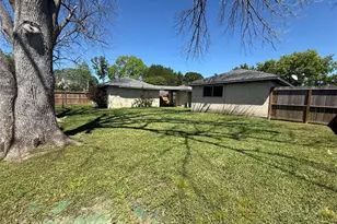 514 W Castle Harbour Dr, Friendswood, TX 77546 - Photo 12
