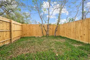 8217 Crestview Dr, Houston, TX 77028 - Photo 24