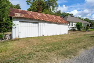 406 N Main St, La Grange, TX 78945 - Photo 12