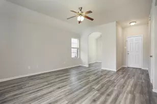 384 Decoster Blvd, Alvin, TX 77511 - Photo 8