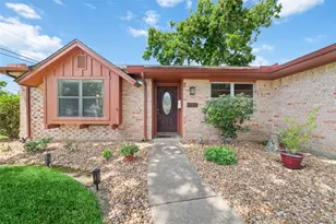 7434 Carew St, Houston, TX 77074 - Photo 2