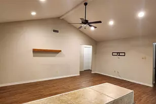 411 Petunia St, Lake Jackson, TX 77566 - Photo 8